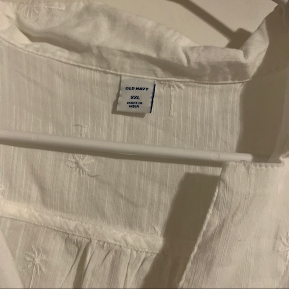 Old Navy white top - Picture 2 of 2